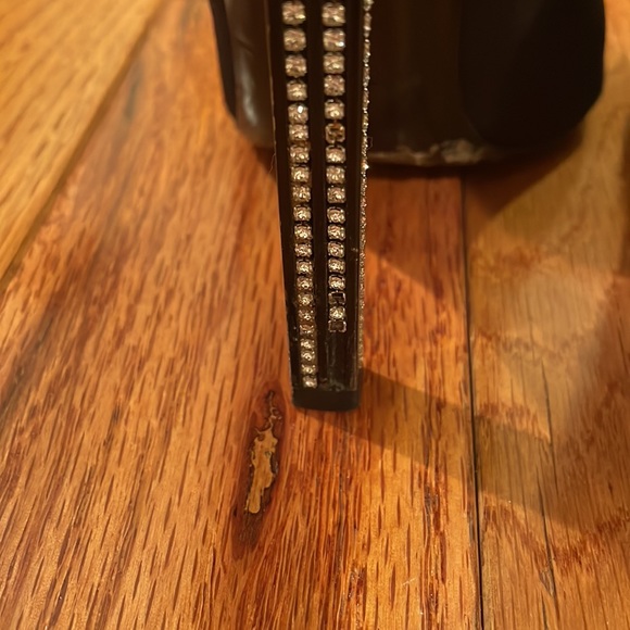 Saint Laurent embellished satin pump - Picture 10 of 13